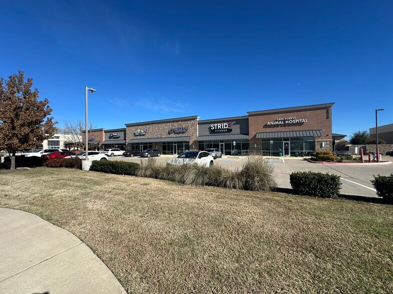 3935 S Lake Forest Dr, McKinney, TX à louer - Photo de l’immeuble – Image 2 sur 4