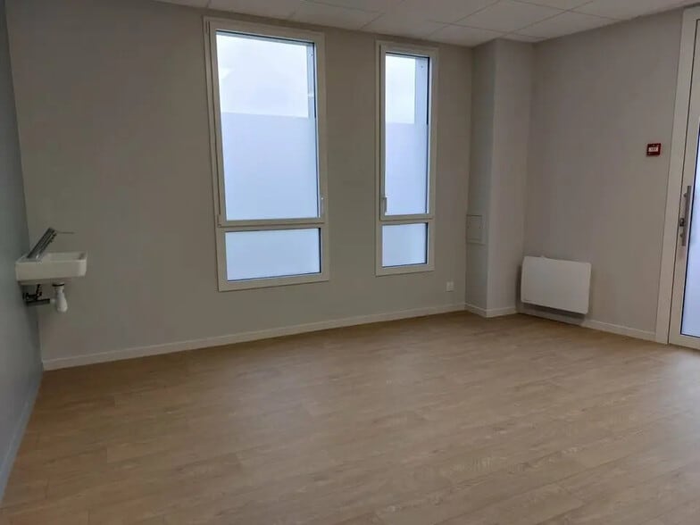 Bureau dans Combourg à louer - Photo intérieure – Image 3 sur 4