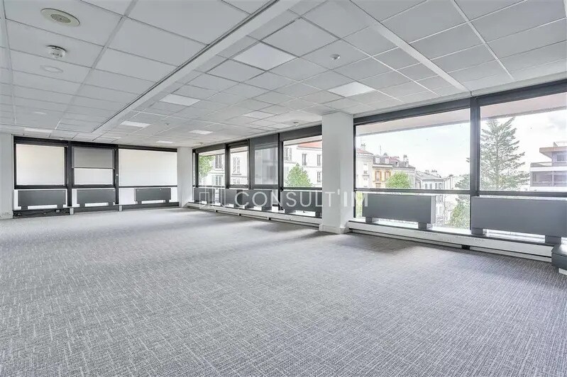 Bureau dans Saint-Cloud à louer Photo intérieure– Image 1 sur 9