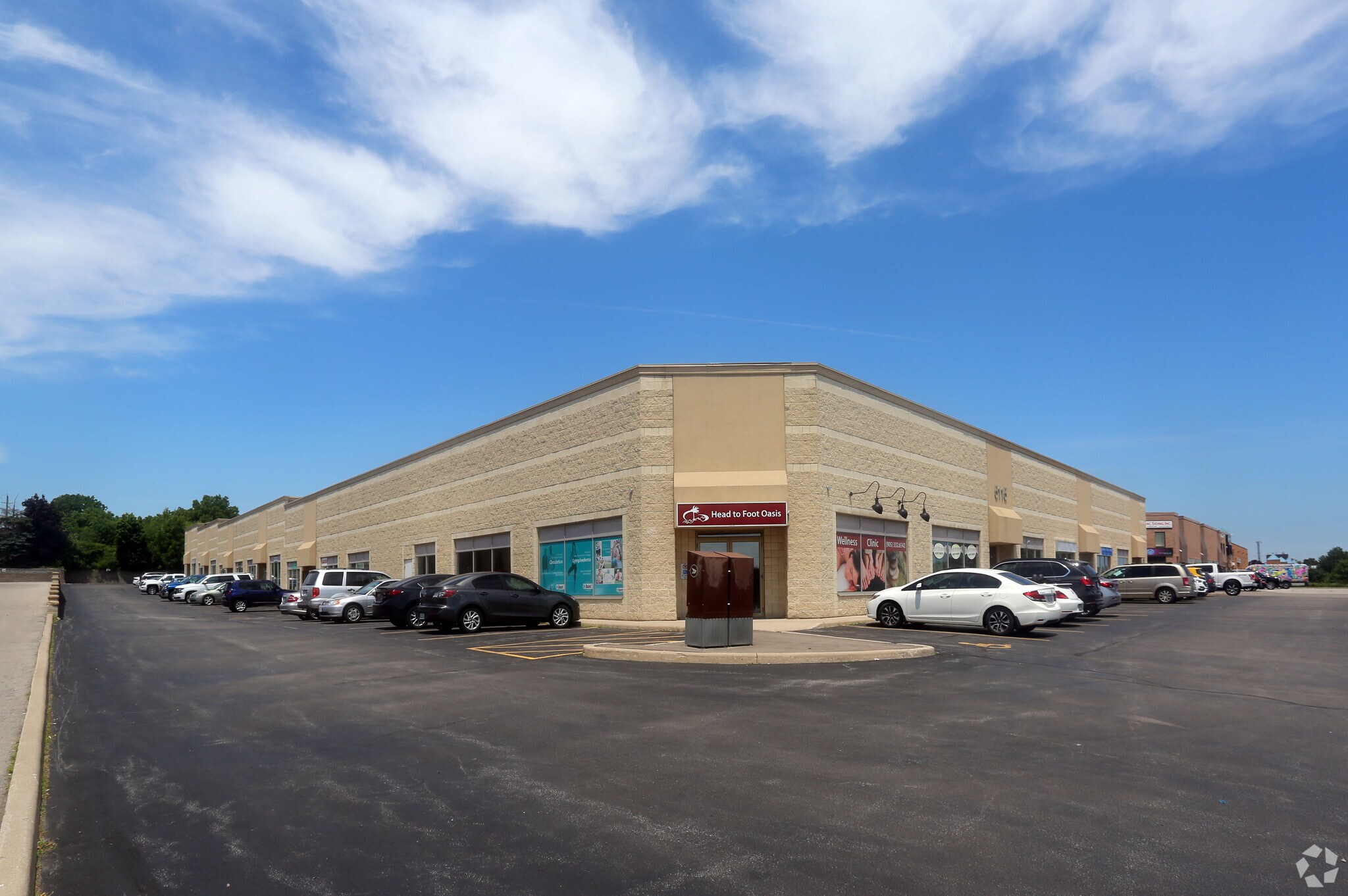 5115 Harvester Rd, Burlington, ON à vendre Photo principale– Image 1 sur 3