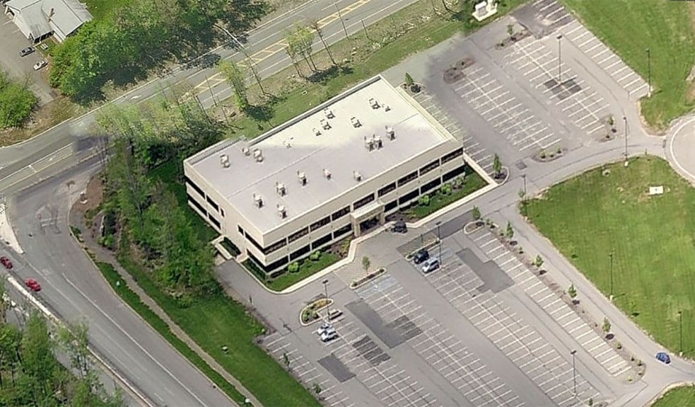 100 Community Dr, Tobyhanna, PA à louer - Photo de l’immeuble – Image 2 sur 26