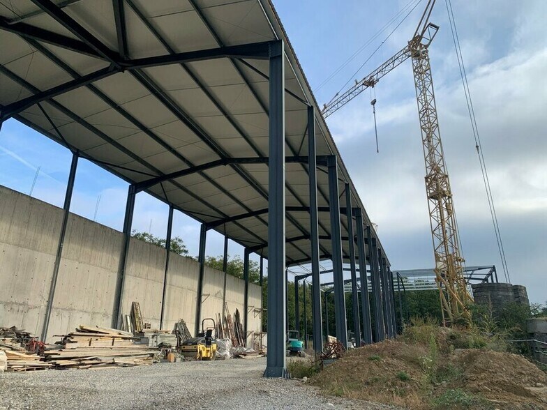 Industriel/Logistique dans Réaumont à vendre - Photo de l’immeuble – Image 1 sur 12
