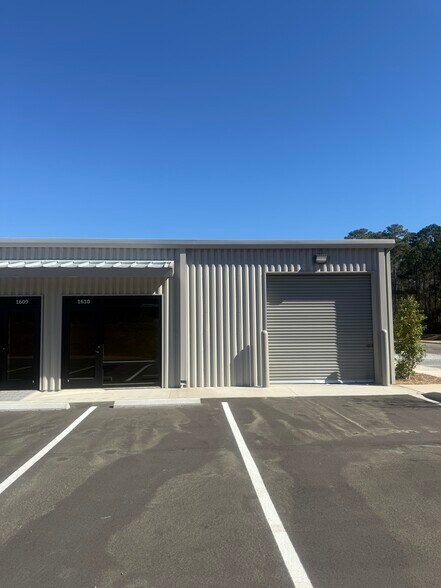 11 Buckhead Bay Rd, Bluffton, SC à louer - Photo de l’immeuble – Image 2 sur 12