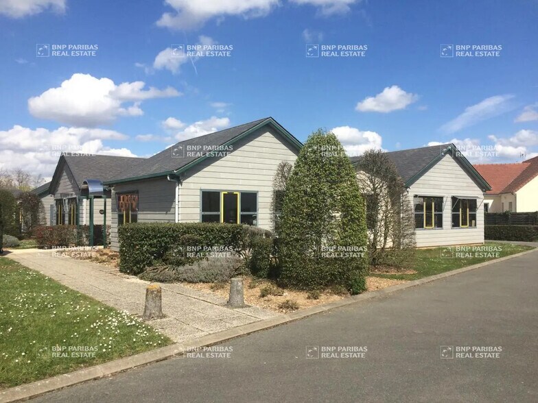 Bureau dans Olivet à louer - Photo principale – Image 1 sur 9