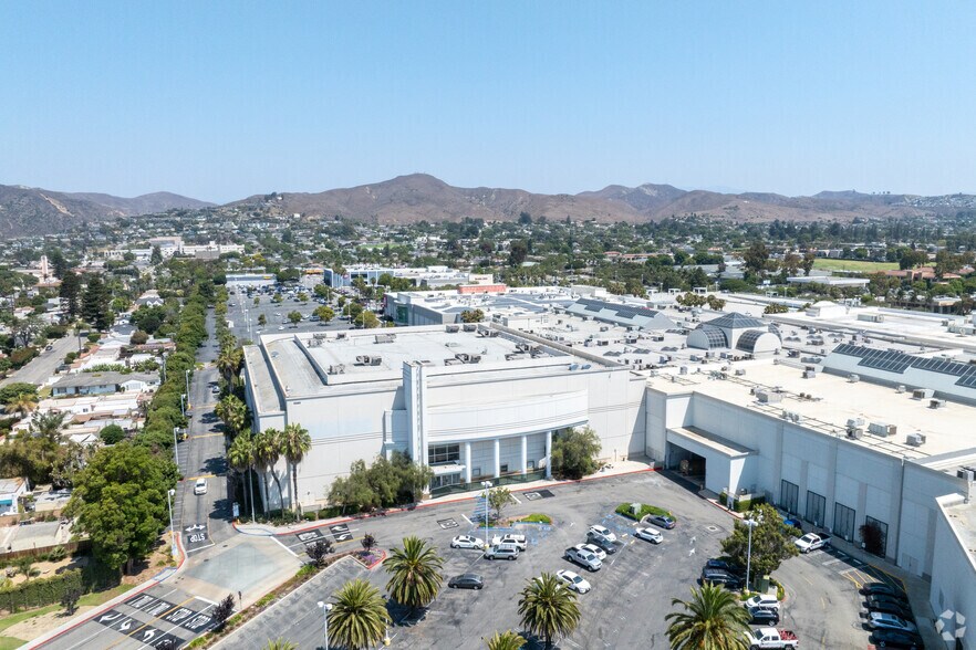 3295 E Main St, Ventura, CA à louer - Photo de l’immeuble – Image 3 sur 3