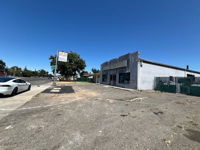 2808 Del Paso Blvd, Sacramento, CA à vendre - Photo de l’immeuble – Image 3 sur 8