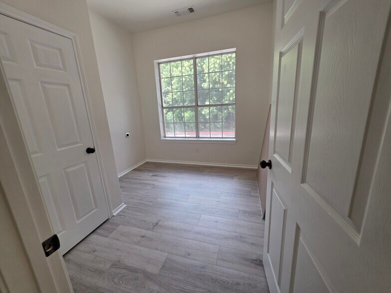 5601-5605 Virginia Pky, McKinney, TX à louer - Photo de l’immeuble – Image 3 sur 28