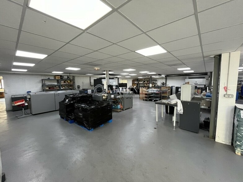 Bureau dans Neuilly-Plaisance à vendre - Photo intérieure – Image 3 sur 12