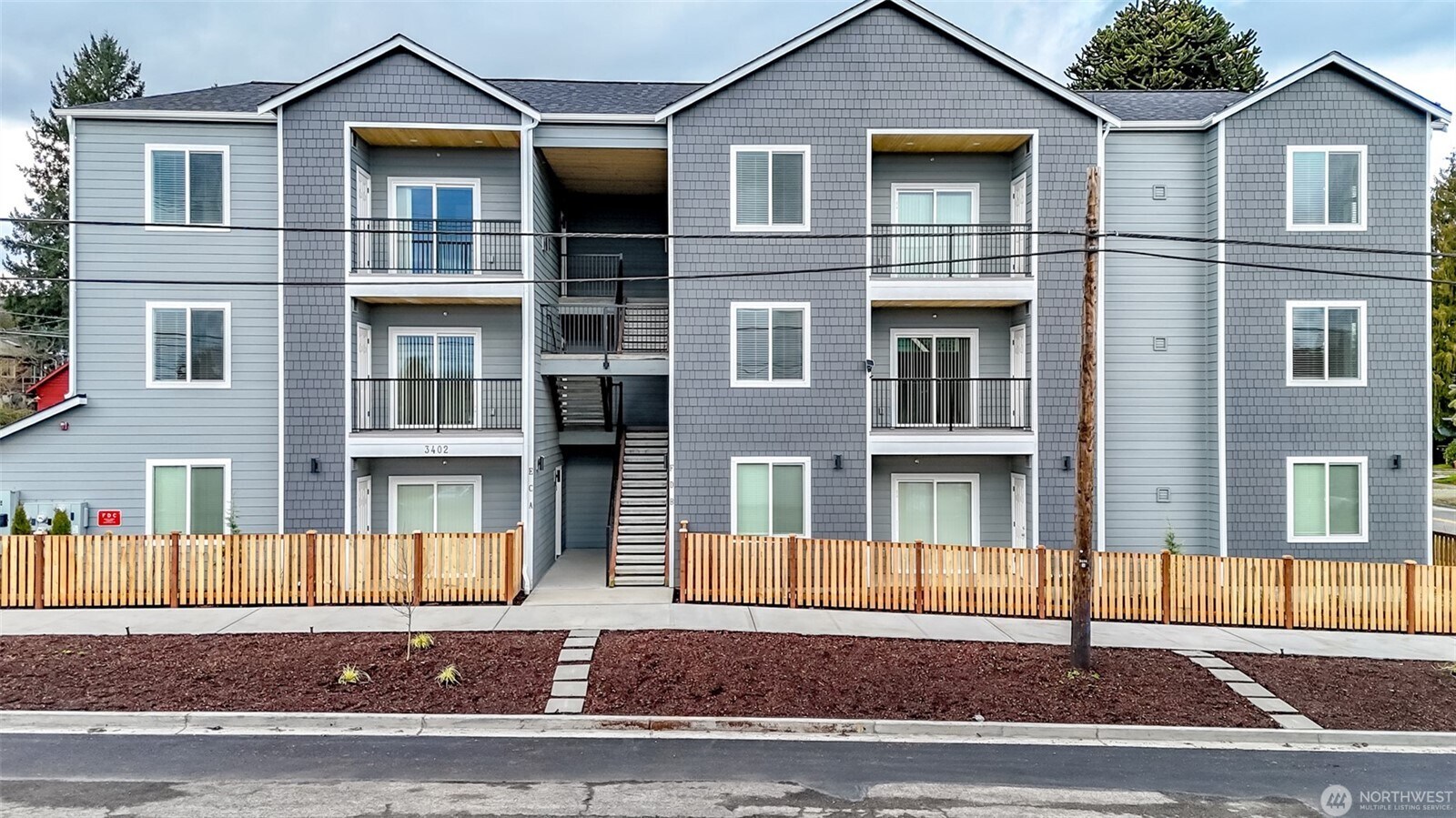 3402 S C St, Tacoma, WA à vendre Photo principale– Image 1 sur 10