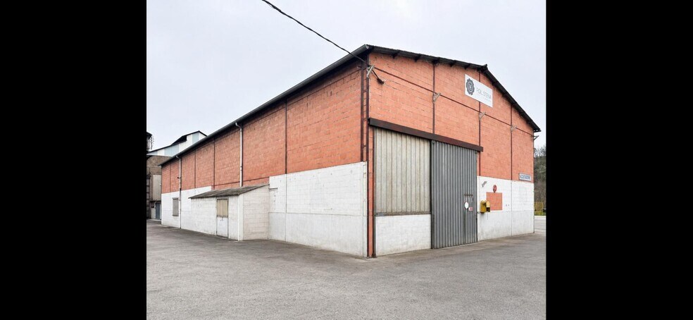 Local d'activités dans Saint-Juéry à vendre - Photo de l’immeuble – Image 3 sur 3