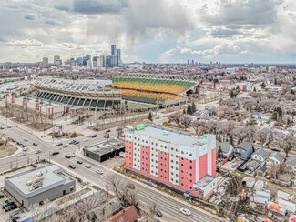Plus de détails pour 11224-11424 86 St NW, Edmonton, AB - Logement à vendre