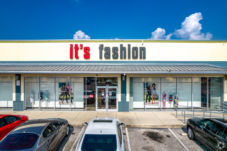 2000 SE Loop 410, San Antonio, TX à louer - Photo de l’immeuble – Image 3 sur 34