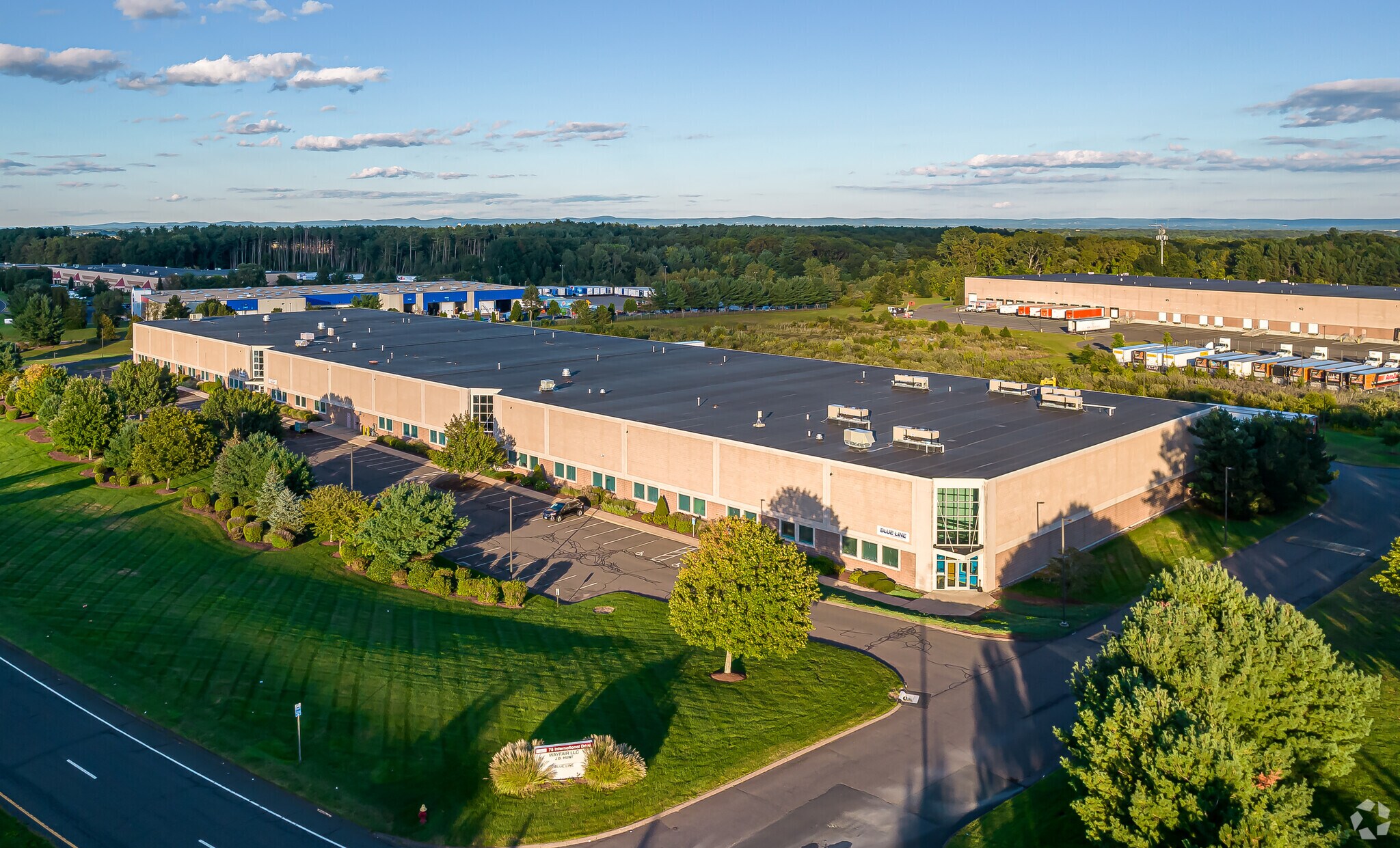 75 International Dr, Windsor, CT à louer Photo principale– Image 1 sur 8