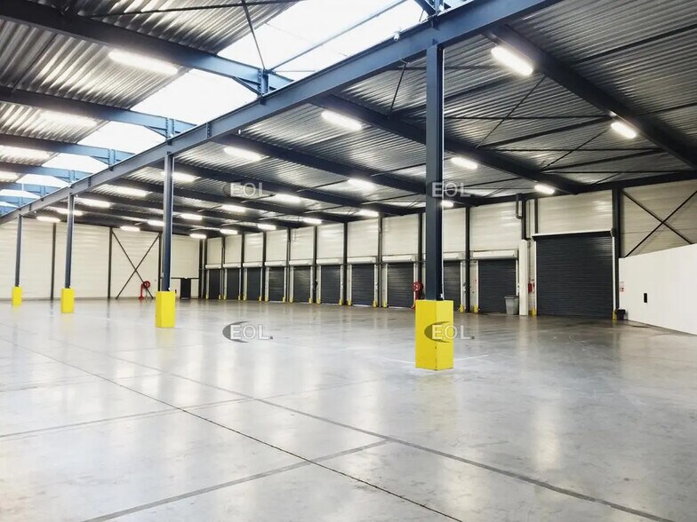 Industriel/Logistique dans Roncq à louer - Photo de l’immeuble – Image 2 sur 5