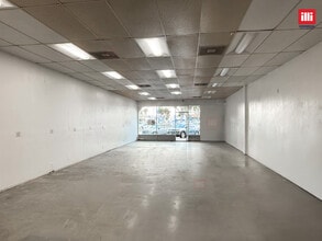 9050-9070 Van Nuys Blvd, Panorama City, CA à louer Photo intérieure– Image 1 sur 3
