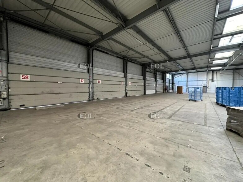 Industriel/Logistique dans Roissy-en-France à louer - Photo de l’immeuble – Image 1 sur 10