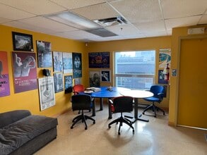 25 Rue Gince, Saint-Laurent, QC à louer Photo intérieure– Image 2 sur 8