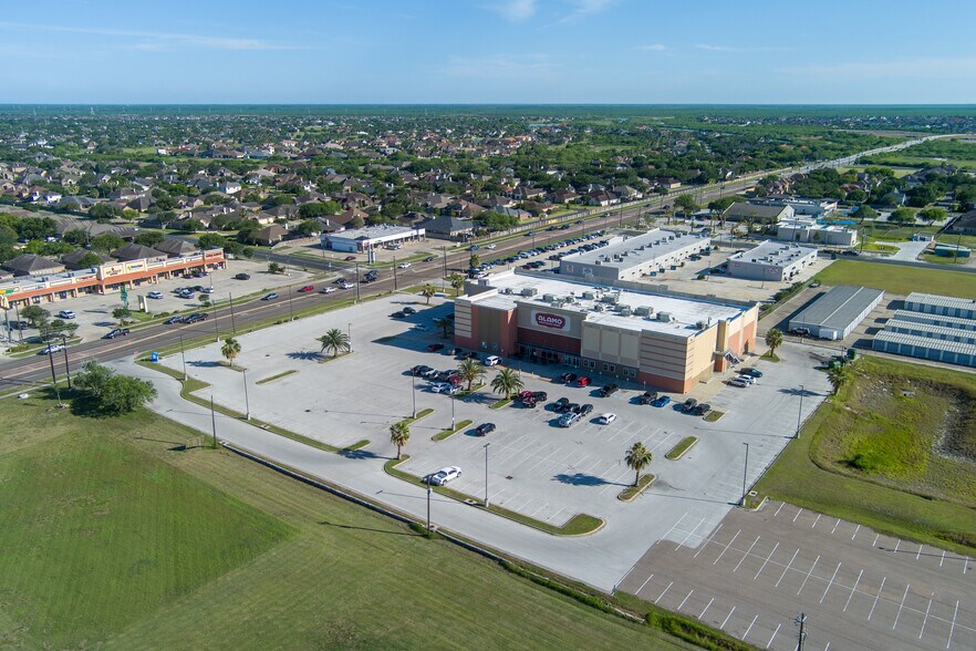 7601 S Staples St, Corpus Christi, TX à vendre - Photo de l’immeuble – Image 2 sur 12