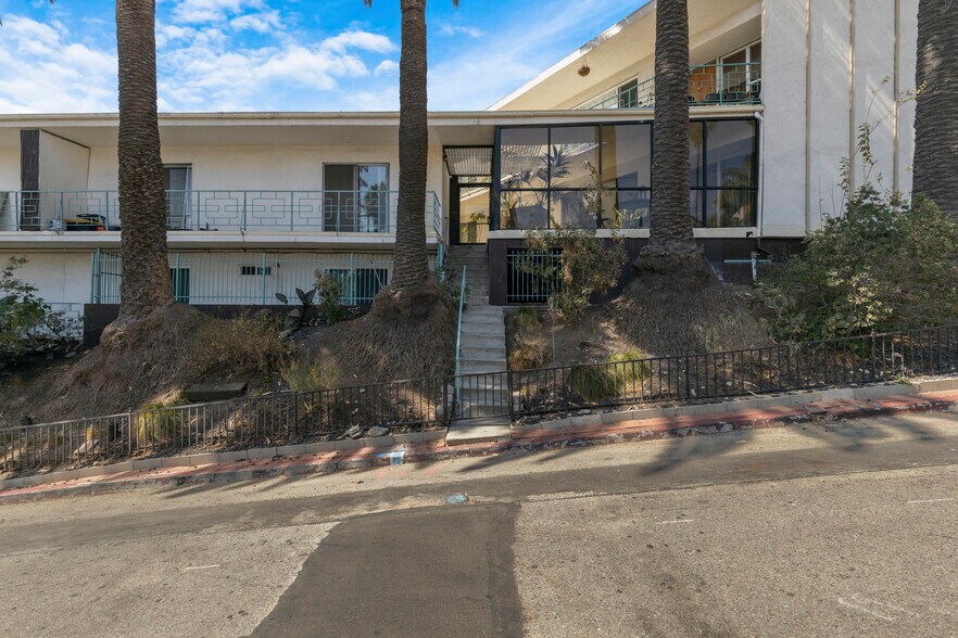 1959 Grace Ave, Los Angeles, CA à vendre - Photo de l’immeuble – Image 3 sur 42