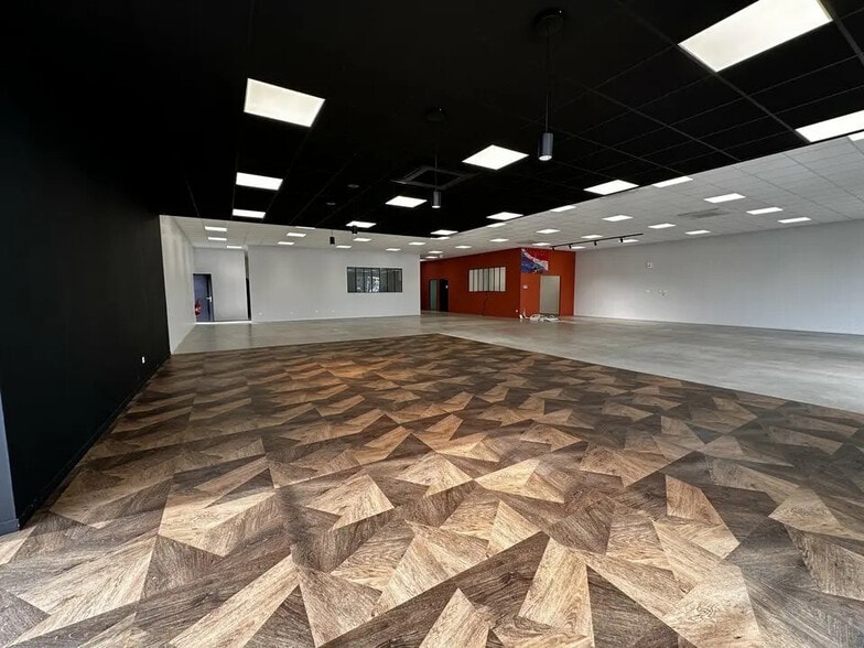 Local commercial dans Lons à louer - Photo intérieure – Image 3 sur 12