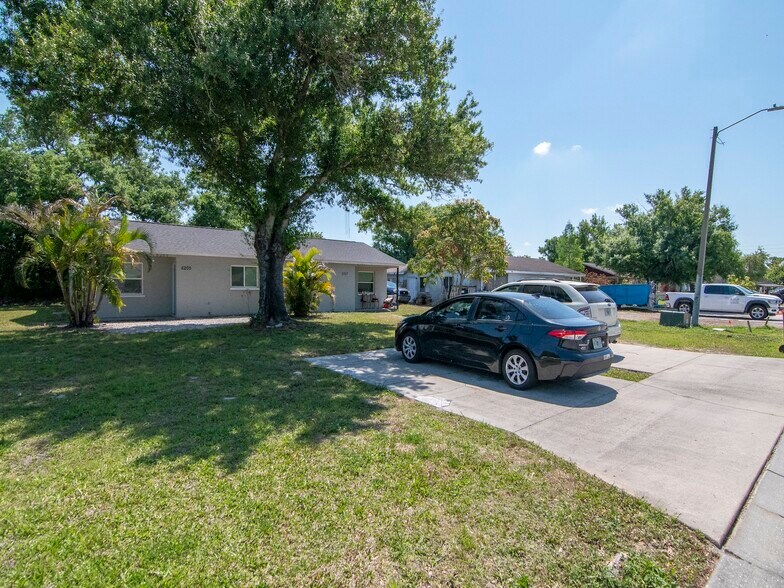 6205-6207 12th Street Ct E, Bradenton, FL à vendre - Photo de l’immeuble – Image 2 sur 29