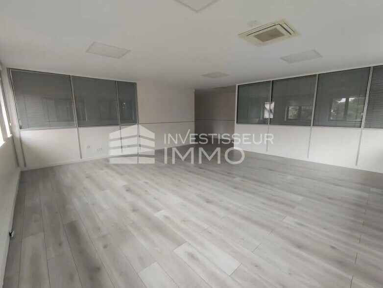 Bureau dans Noisy-le-Grand à louer - Photo intérieure – Image 2 sur 5