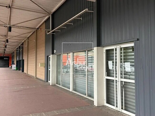 Plus de détails pour Local commercial à louer