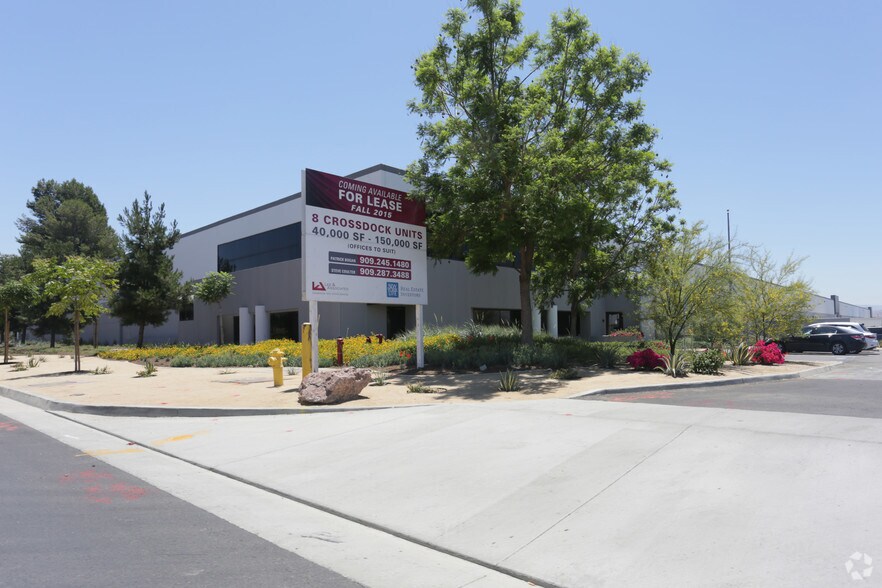 5125 Schaefer Ave, Chino, CA à louer - Photo de l’immeuble – Image 2 sur 8