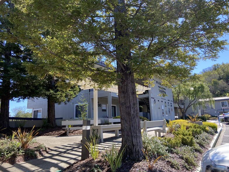 100 Professional Center Dr, Novato, CA à louer - Photo de l’immeuble – Image 3 sur 15