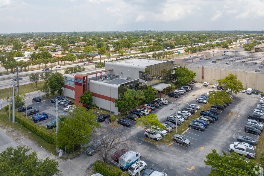 5190 NW 167th St, Miami Lakes, FL à louer - Aérien – Image 3 sur 10