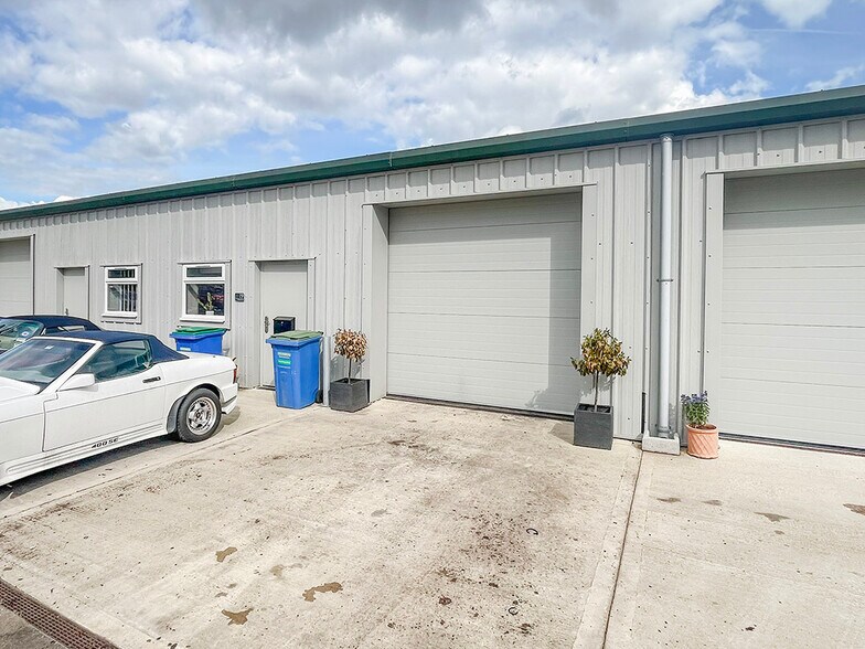 Unit 19, Hurstfold Industrial Estate, Fernhurst, Fernhurst à louer - Photo de l’immeuble – Image 1 sur 4