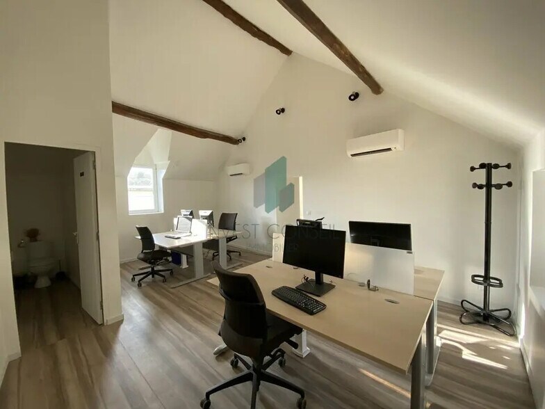 Local d'activités dans Vaux-sur-Seine à vendre - Photo de l’immeuble – Image 3 sur 9
