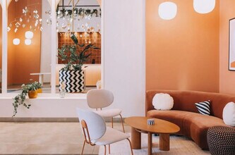 25-27 Rue D'Astorg, Paris à louer Photo de l’immeuble– Image 1 sur 17