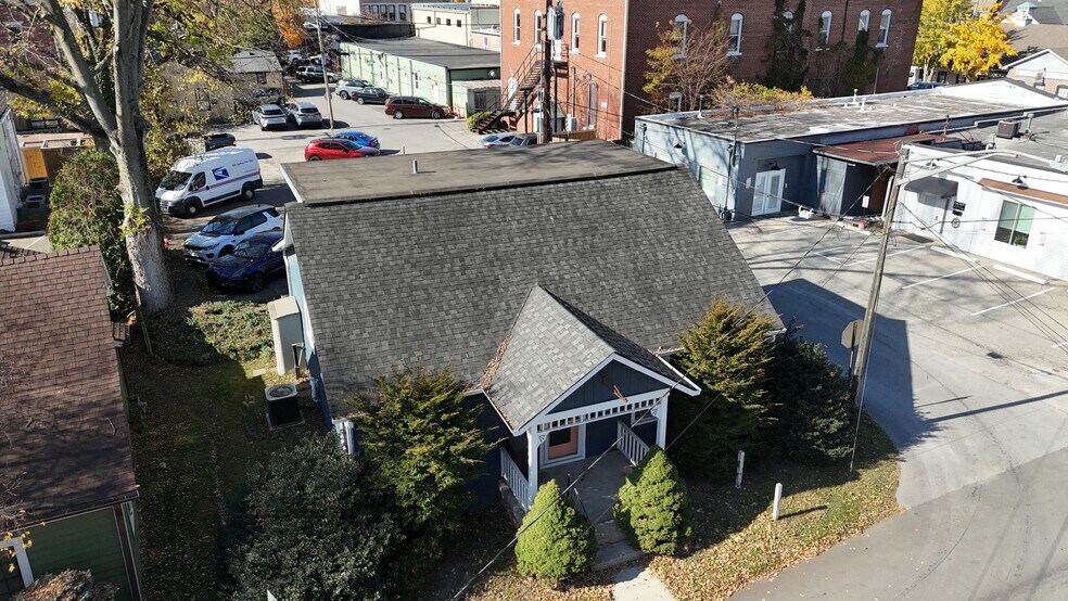 60 S Elm St, Zionsville, IN à vendre - Photo de l’immeuble – Image 2 sur 10