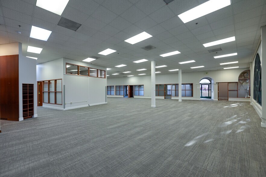 1705 El Camino Real, Palo Alto, CA à louer - Photo intérieure – Image 3 sur 10