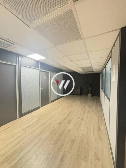 Bureau dans Marseille à louer - Photo intérieure – Image 2 sur 8