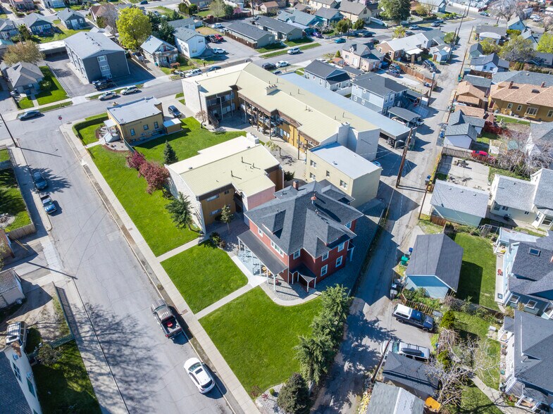 211 N Delaware Ave, Wenatchee, WA à vendre - Photo principale – Image 1 sur 13