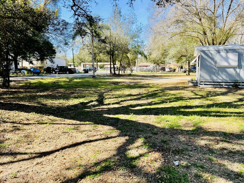 10116 Lake Ave, Tampa, FL à vendre - Photo de l’immeuble – Image 2 sur 18