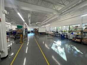 255 Ballardvale St, Wilmington, MA à louer Photo intérieure– Image 2 sur 8