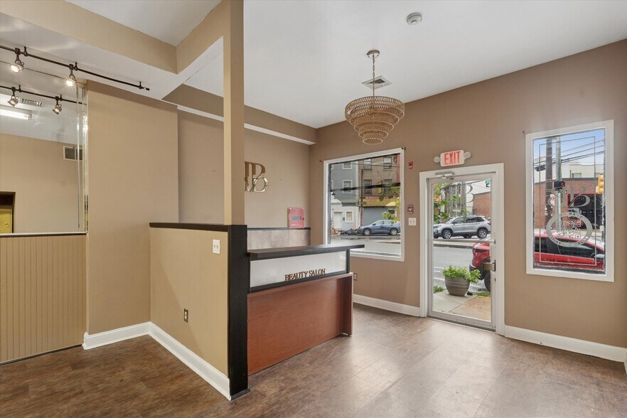 1604 Ridge Ave, Philadelphia, PA à vendre - Photo de l’immeuble – Image 2 sur 25