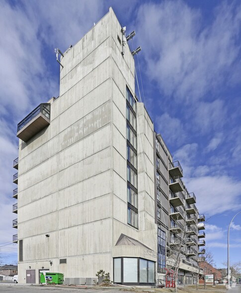 723 14th St NW, Calgary, AB à louer - Photo de l’immeuble – Image 3 sur 11