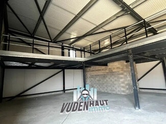 Plus de détails pour Local d'activités à louer