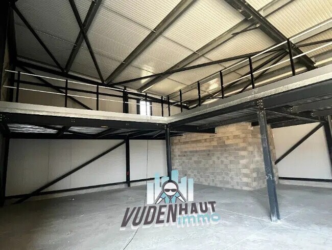 Plus de détails pour Local d'activités à louer