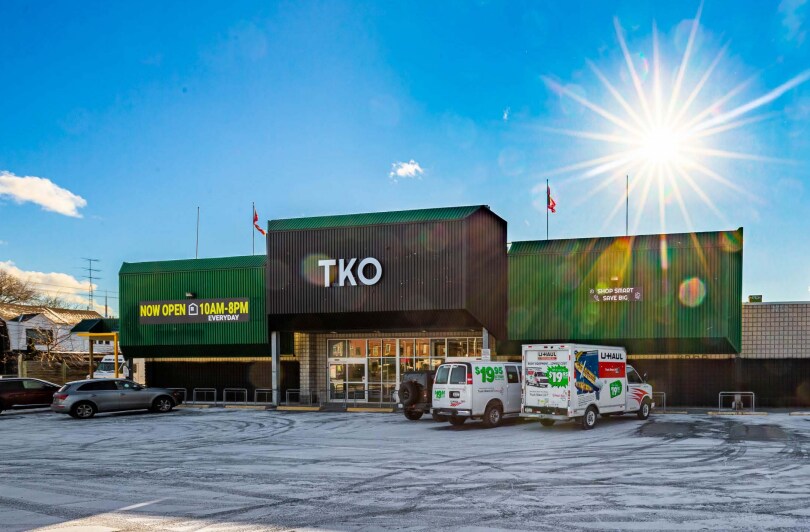 1319 Bloor St W, Toronto, ON à louer Photo principale– Image 1 sur 4