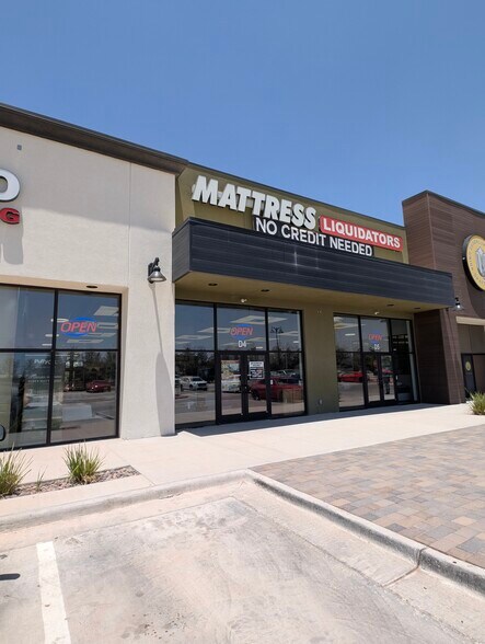 13649 Eastlake Blvd, El Paso, TX 79928, El Paso, TX à louer - Photo de l’immeuble – Image 3 sur 12