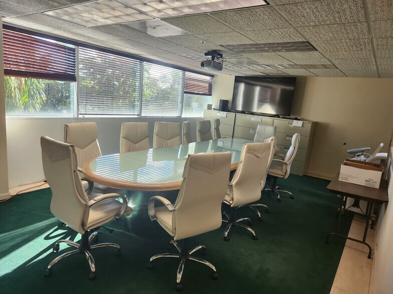 1111 Park Centre Blvd, Miami Gardens, FL à louer - Photo de l’immeuble – Image 2 sur 29