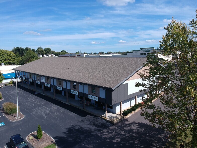 1135 Volunteer Pky, Bristol, TN à louer - Photo de l’immeuble – Image 2 sur 6