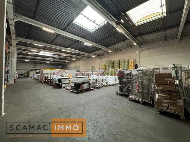 Plus de détails pour Bureau, Industriel/Logistique à louer