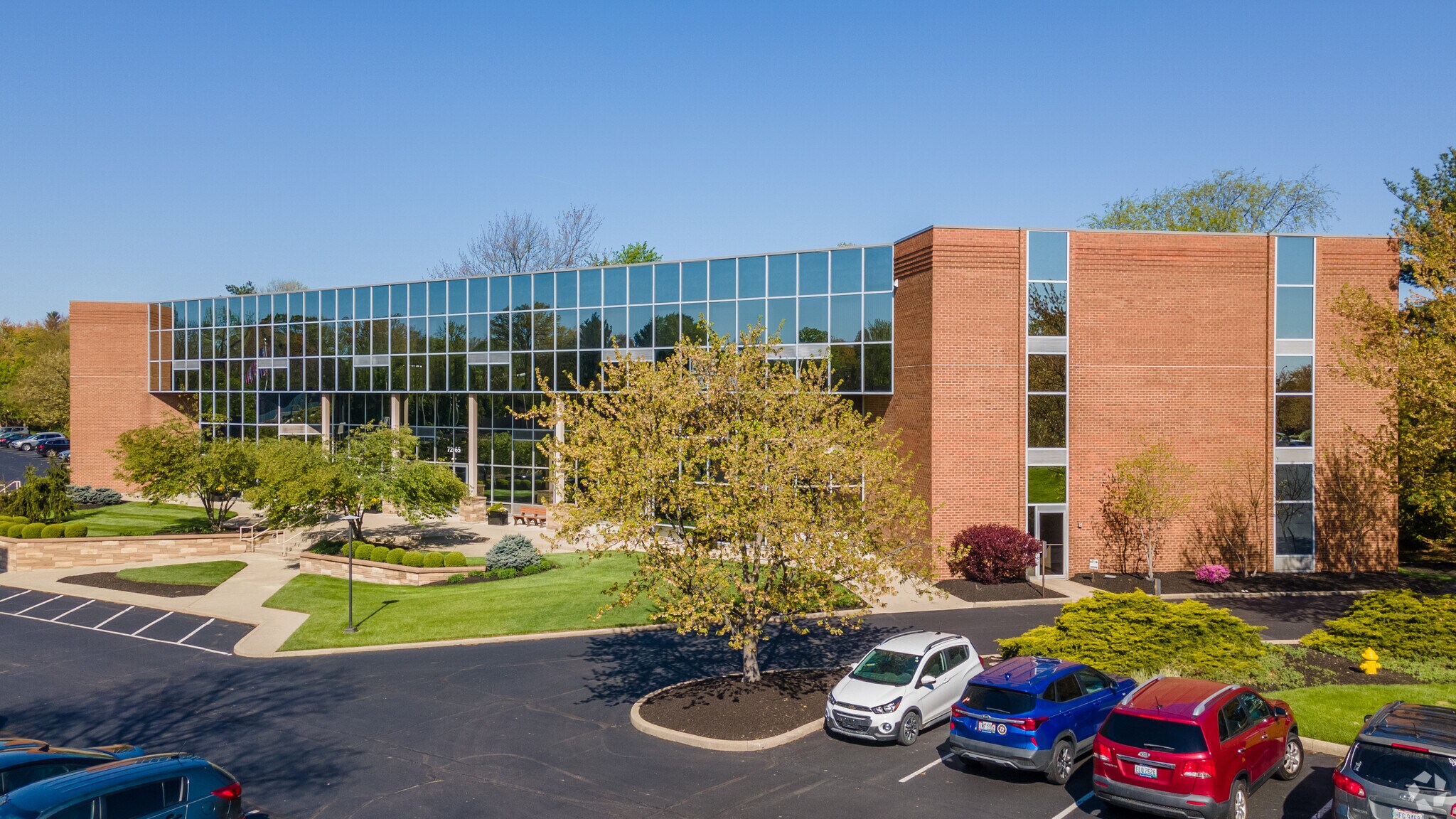 7265 Kenwood Rd, Cincinnati, OH à louer Photo de l’immeuble– Image 1 sur 5