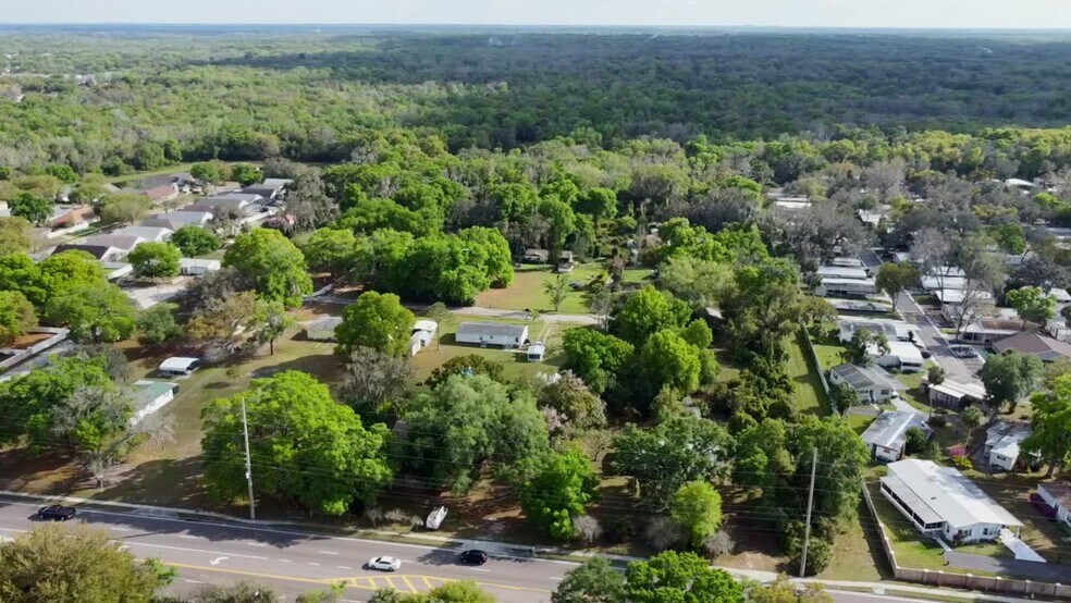 11615-11629 Bloomingdale Ave, Riverview, FL à vendre - Vidéo sur l’annonce professionnelle – Image 2 sur 8